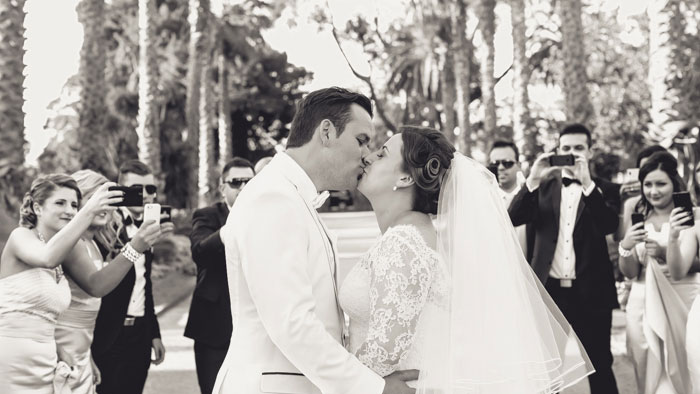 Wedding-kiss