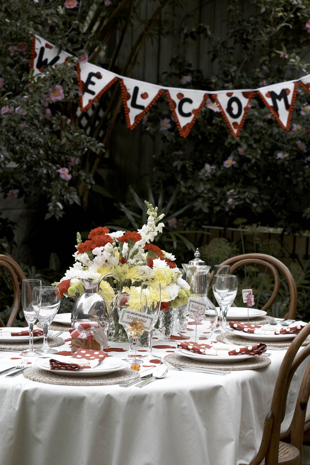 Inspiration: Wedding Table Decorations - Modern Wedding Inspiration: Wedding Table Decorations - Modern Wedding