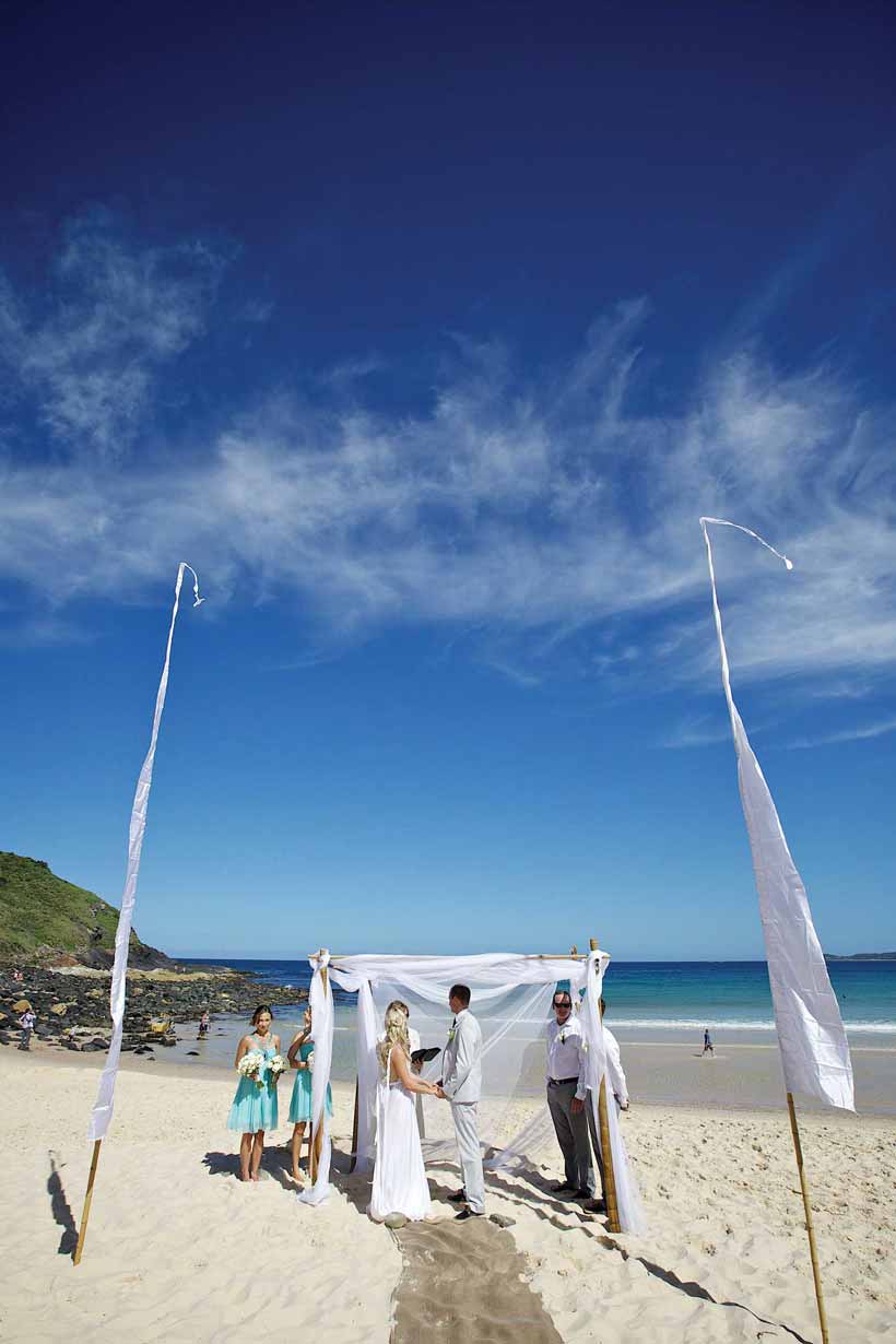 Beach Style / / Real Wedding