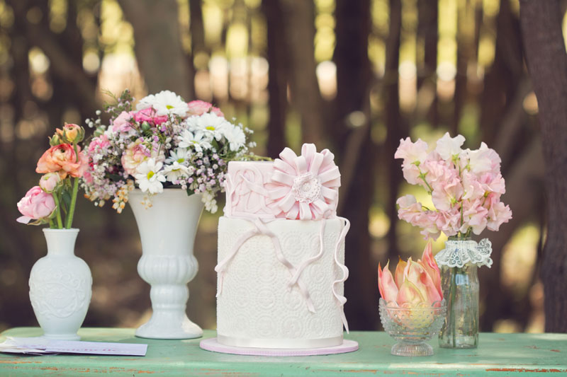 Outdoor wedding cake table