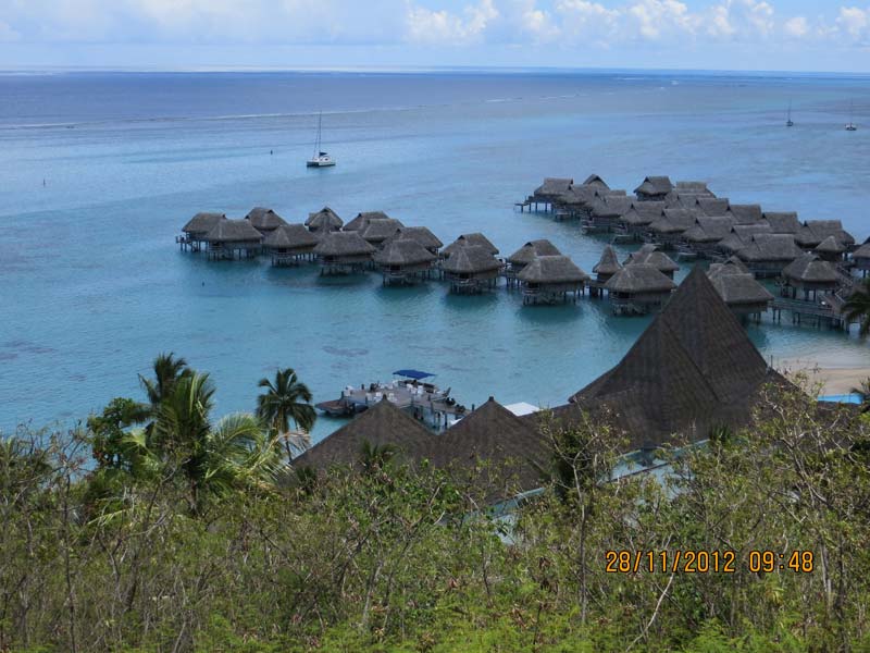 Cliff view at Moorea