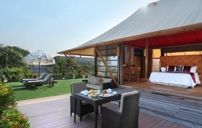 honeymoon-tent-Villa-Breakfast