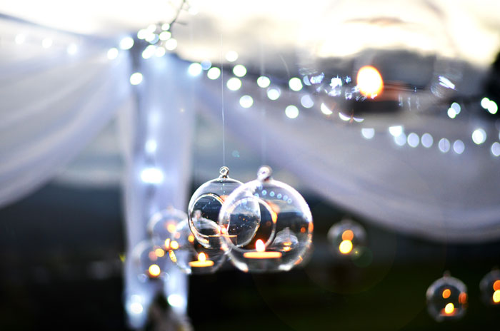 hanging-glass-bauble-wedding-decorations