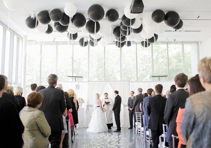 wedding-ceremony-balloons