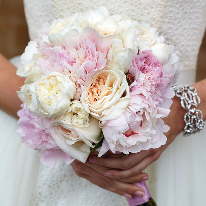 Vesna Grasso Pretty Wedding Bouquet