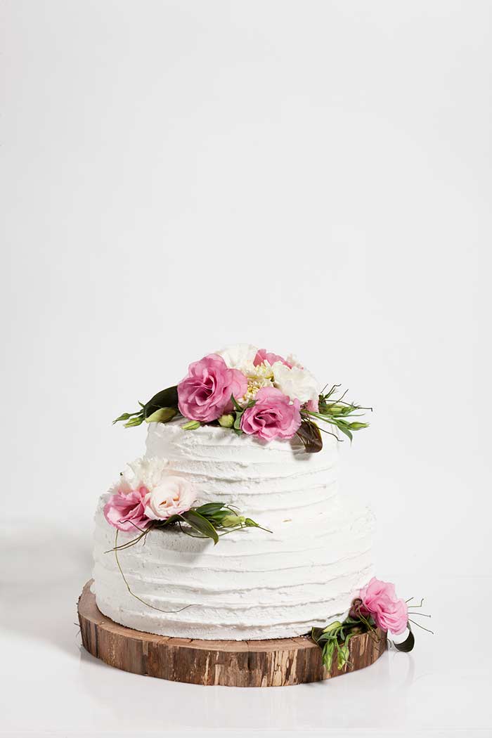 Heavenl yCakes - LeeBirdPhoto - 20 Pretty Floral Wedding Cakes - Simple Rustic Wedding Cake