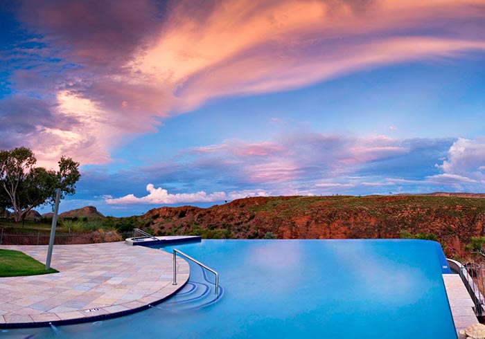 20 Infinity Pools That Are Honeymoon Heaven - Modern Wedding