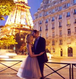 honeymoon couple photography session Paris