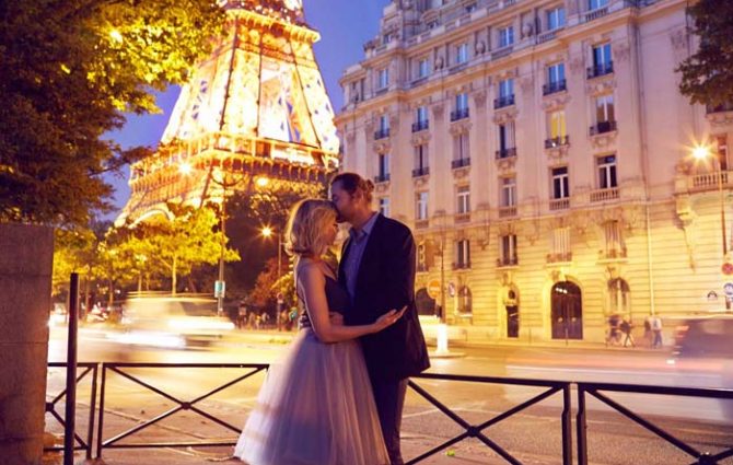 honeymoon couple photography session Paris