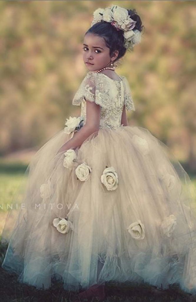 35 Unbelievably Cute Flower Girl Dresses for a Spring Wedding