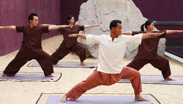 Barai-Spa-group-yoga