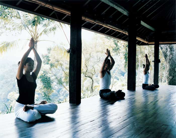 COMO-Shambhala-yoga-sitting